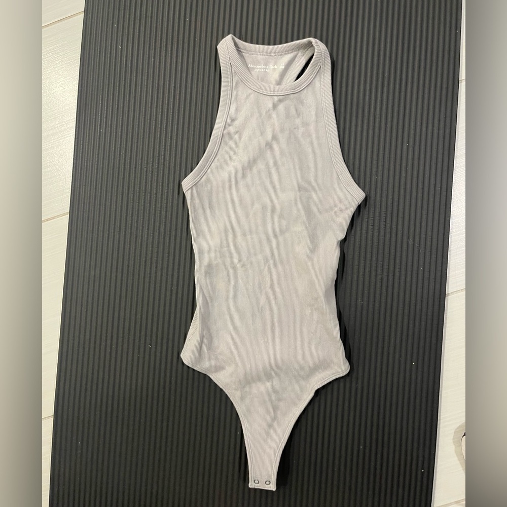 NWOT Abercrombie & Fitch Soft Gray Ribbed Racerback Bodysuit